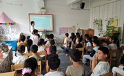 给孩子们进行水域安全教育