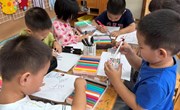 我们欣赏完蒙德里安的作品后设计自己的小手